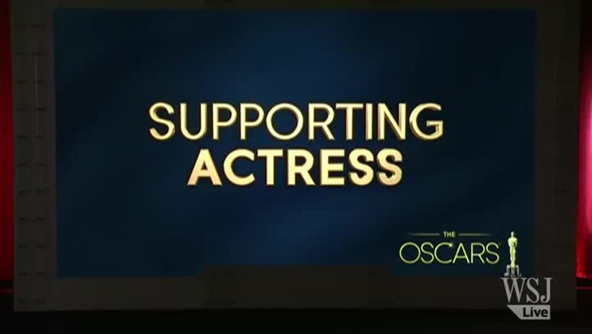 El actor Seth MacFarlane anuncia las candidatas a mejor actriz de los Oscar del 2013.