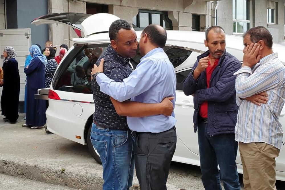 Familiares y amigos despiden a Soufian Mraha, el joven apuñalado en Salceda de Caselas