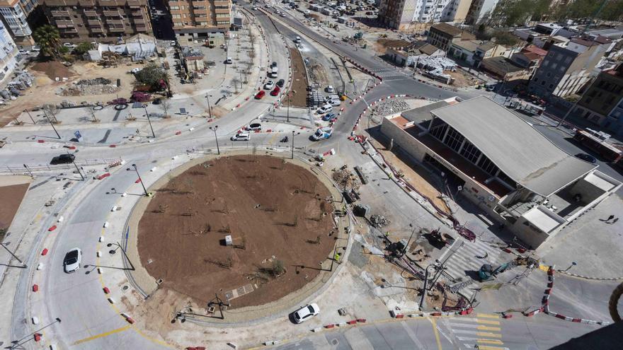 Ayuntamiento y vecinos pactan un acceso de coches al Cabanyal sin dañar el futuro &quot;bosque urbano&quot;