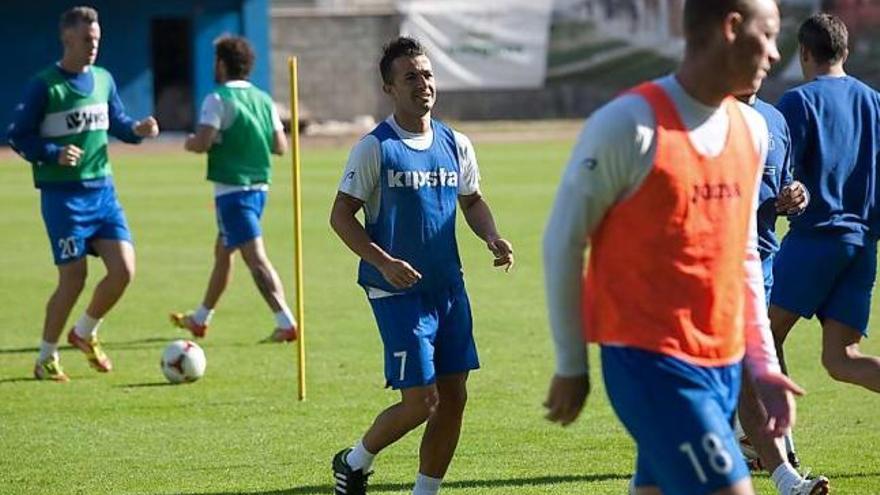 Jeffrey, en primer término, y Milio, detrás, en un entrenamiento en el Suárez Puerta.