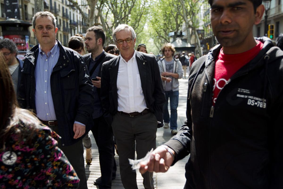 El candidato de CiU a la alcaldía de Barcelona, Xavier Trias, el sábado, en La Rambla.
