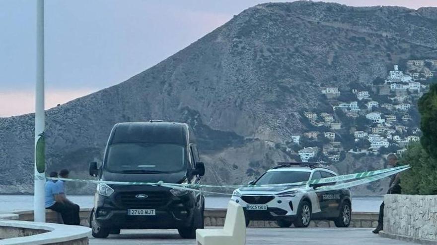 Un turista suizo de 78 años que acudía por primera vez de vacaciones a Calp sufre un infarto y se ahoga mientras hacía snorkel