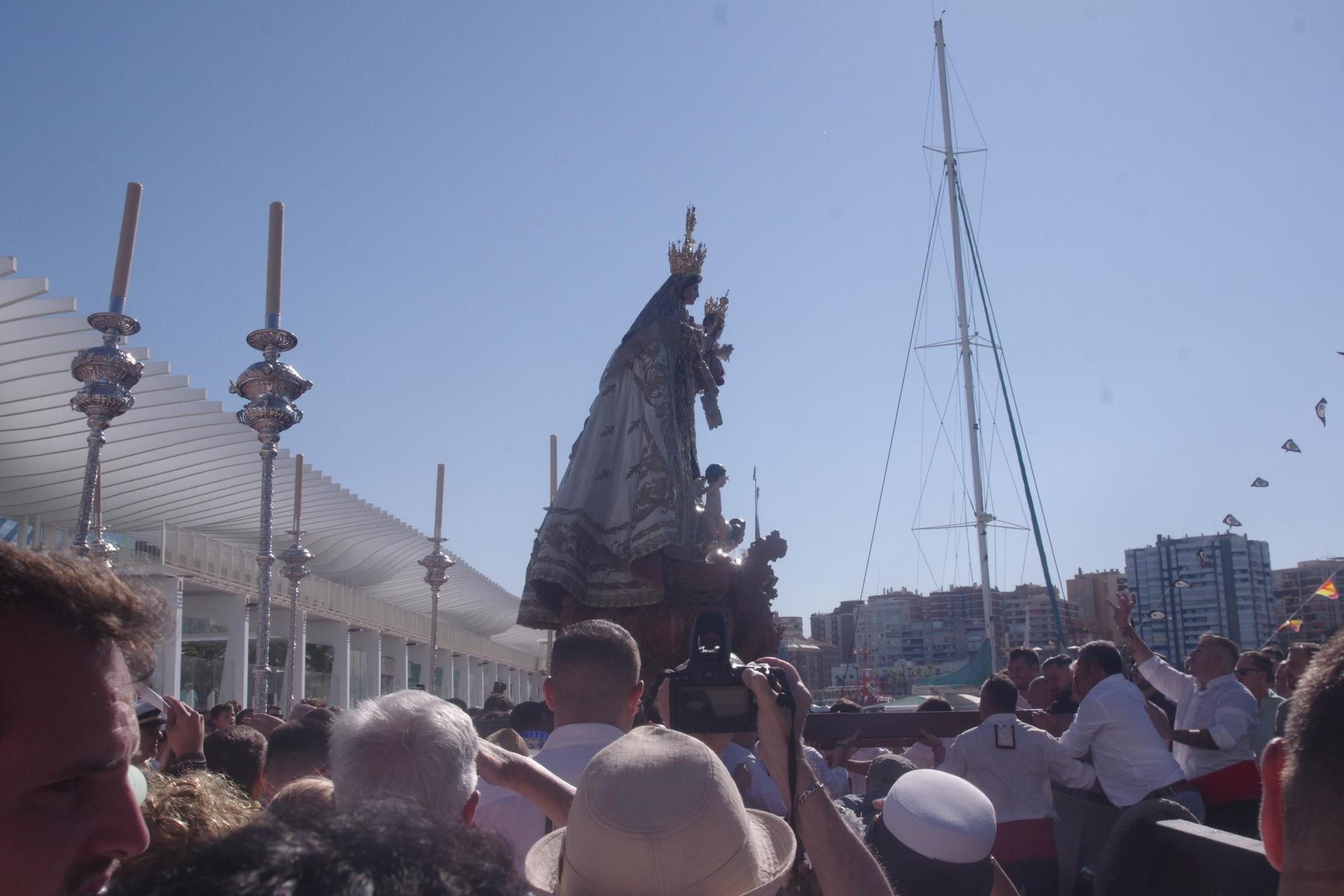 La procesión de la Virgen del Carmen Coronada de El Perchel, en imágenes