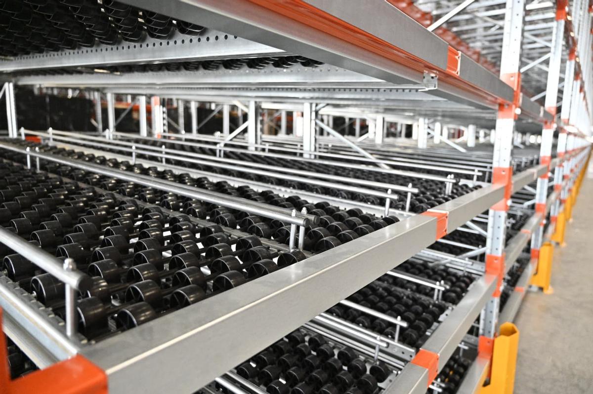 Así es el centro logístico de La Muela (Zaragoza) desde el que Amazon distribuirá sus productos más vendidos en España Así es el centro logístico de La Muela (Zaragoza) desde el que Amazon distribuirá sus productos más vendidos en España
