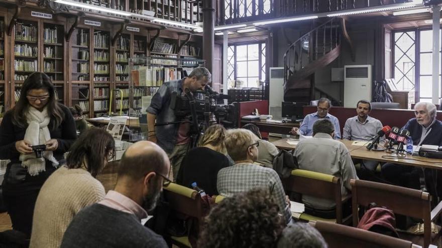 Joan Mas i Vives, Llorenç Carrió y Joan Manuel Homar, ayer en la presentación en la biblioteca de Cort.
