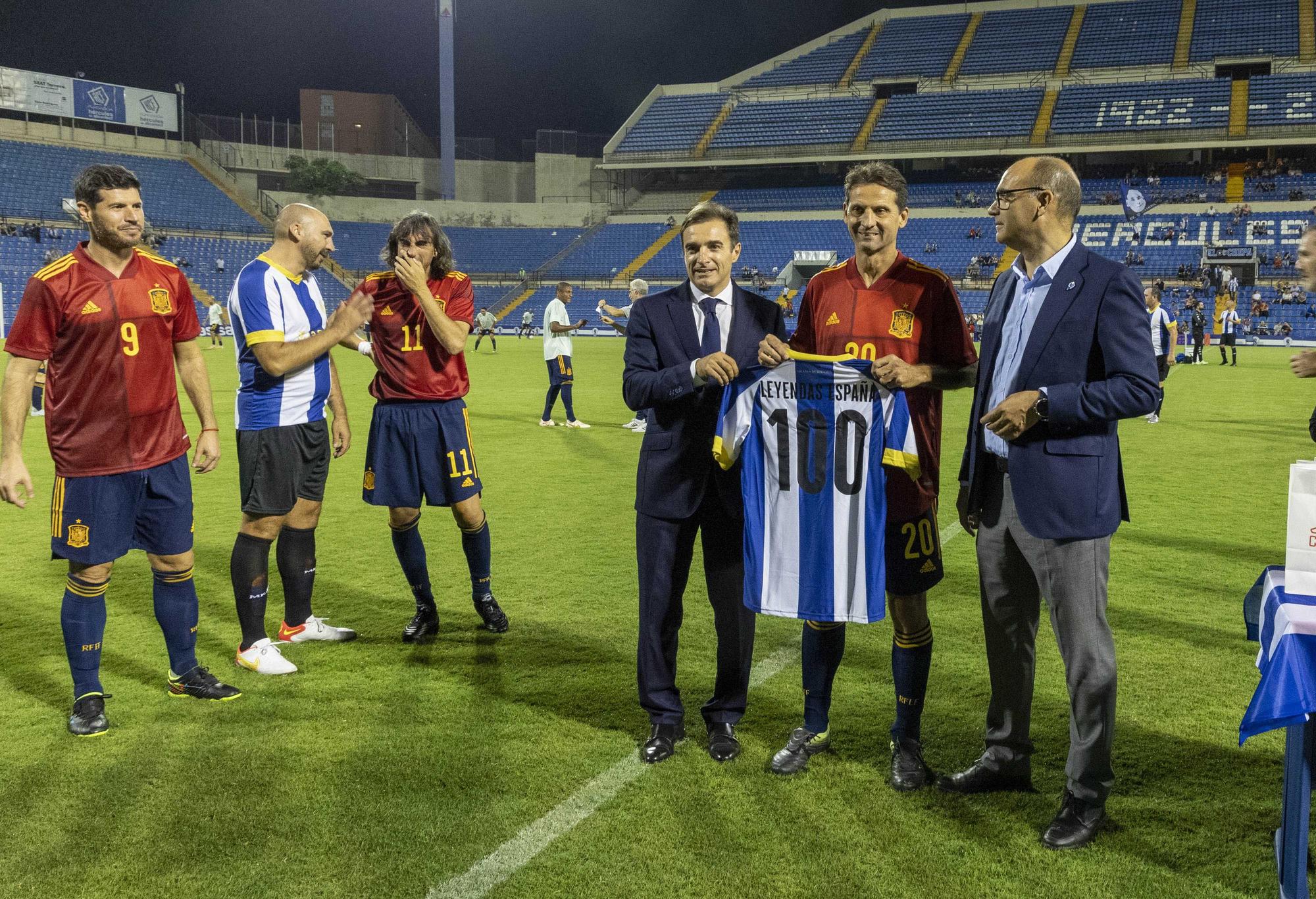 Leyendas del Hércules frente a leyendas de la Selección Española: Las imágenes del partido del Centenario