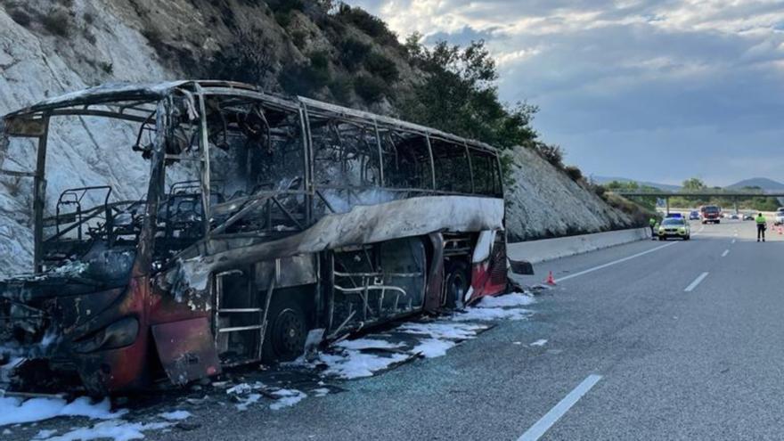 El foc entre la Jonquera i Agullana ha cremat 4,2 hectàrees