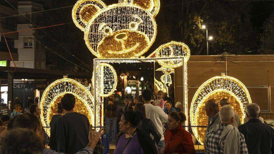 La queja de un vecino de Alicante sobre la iluminación navideña de su calle