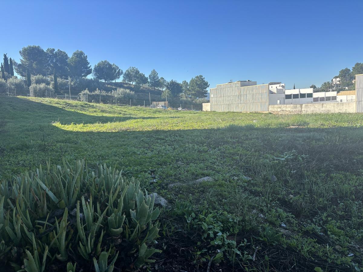 Solar en el que se construirá el centro de día.