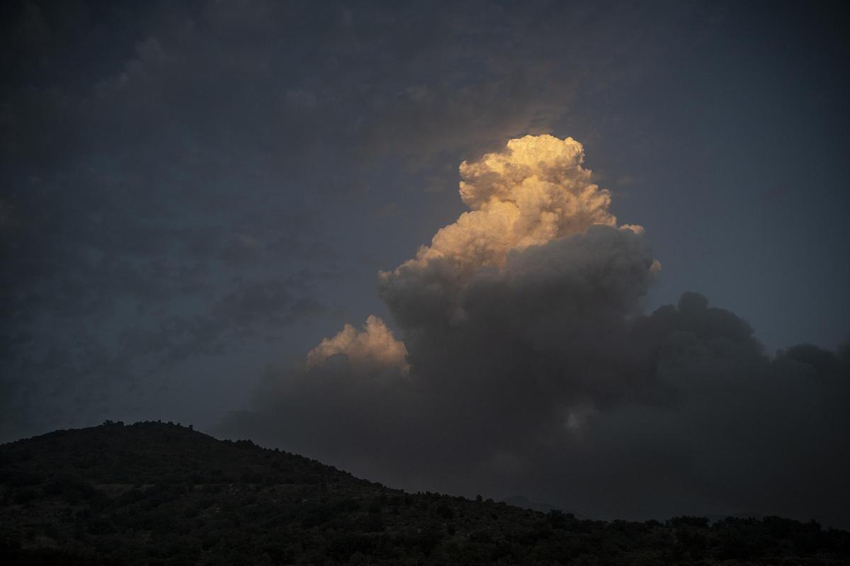 Fotogalería | Séptimo día del fuego de Jarilla, desde diferentes zonas: la vida en los pueblos, el ambiente y las llamas