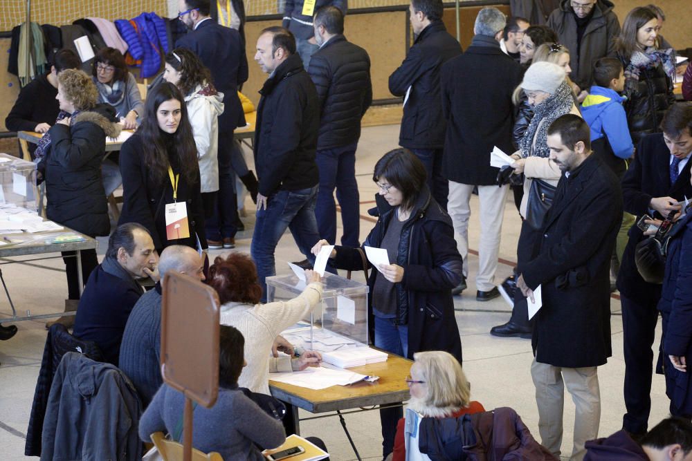 Votacions al col·legi Verd i al pavelló de Palau