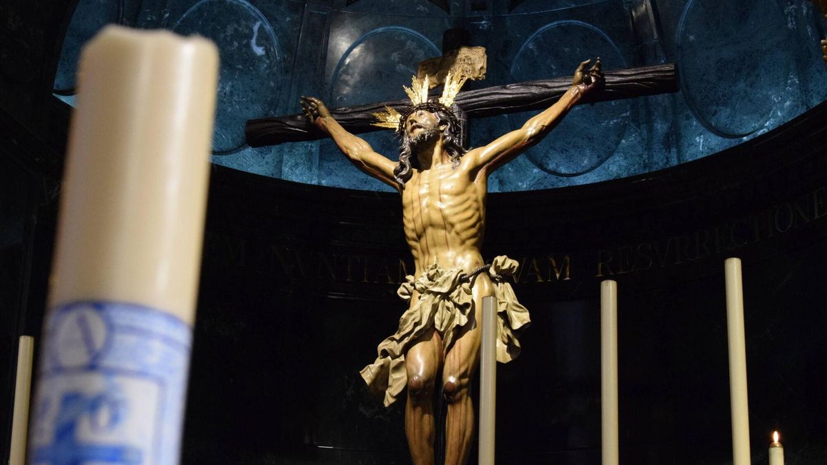 El Santísimo Cristo de la Expiración en la Basílica de la Hermandad del Cachorro, Sevilla.