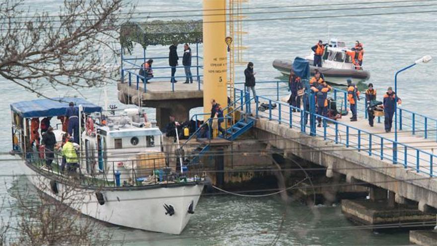 Un avión militar ruso con 93 personas a bordo se estrella en el mar Negro