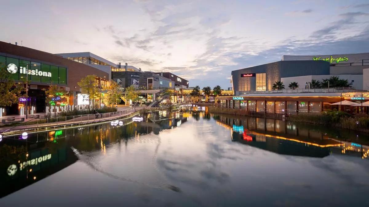 Panorámica de Puerto Venecia donde reabrirá el restaurante