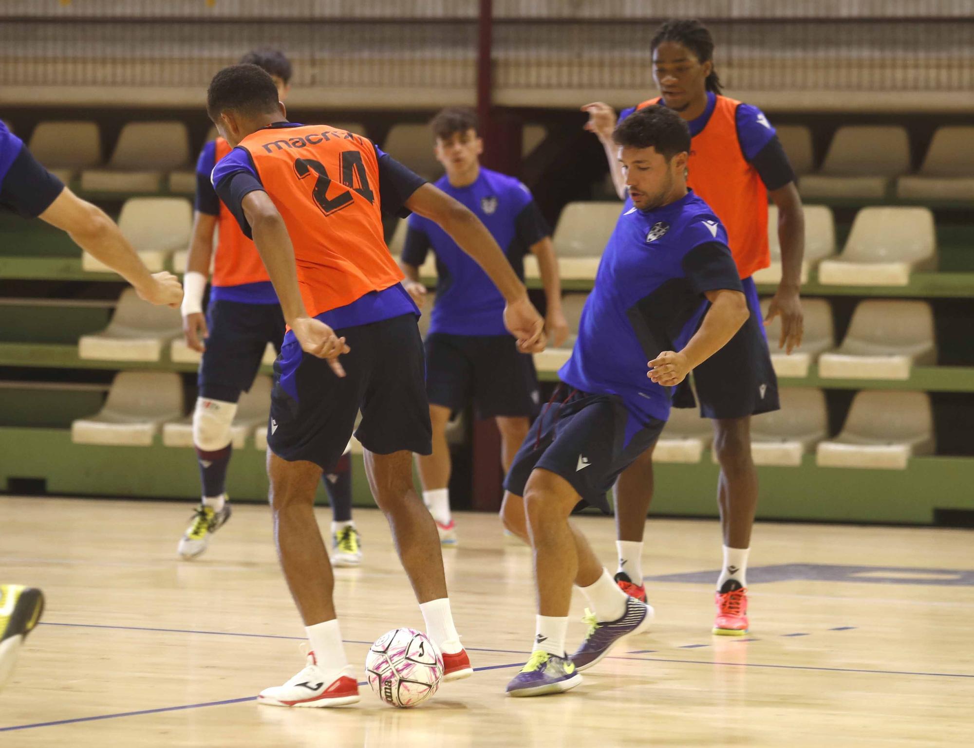 Primera sesión de trabajo para el Levante UD FS