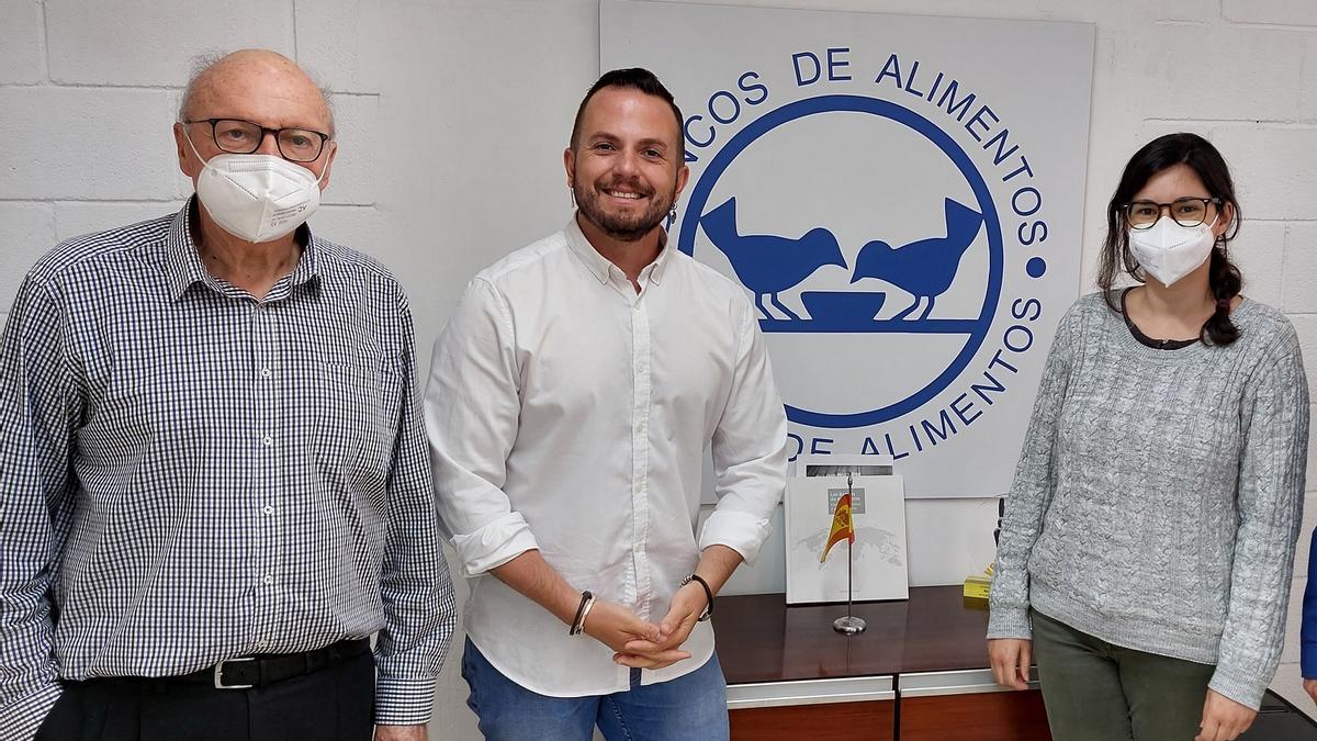 Visita del concejal Rafa Mas al Banco de Alimentos de Alicante el pasado mes de mayo