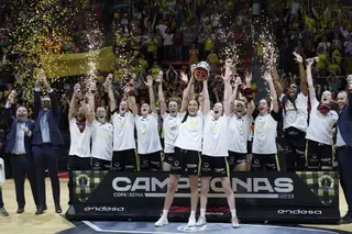 El Jairis se alza con la Copa de la Reina tras tumbar al Perfumerías Avenida