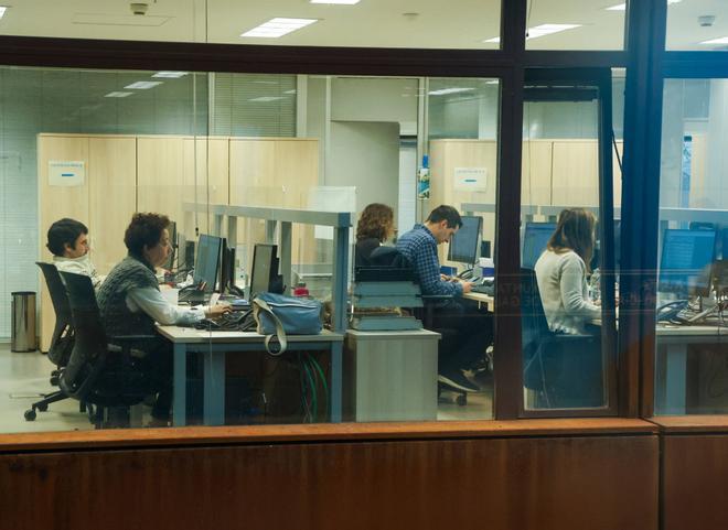 El PP paga el 100% de salario a los funcionarios de baja en las comunidades donde gobierna