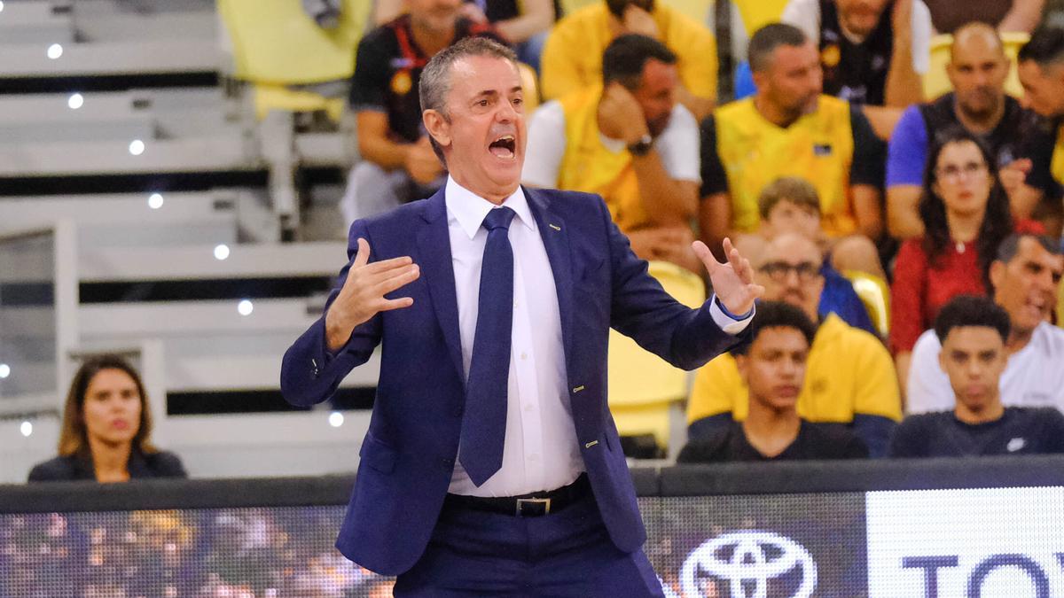 Porfirio Fisac, durante el partido frente al Barcelona del Playoff el pasado domingo en el Gran Canaria Arena