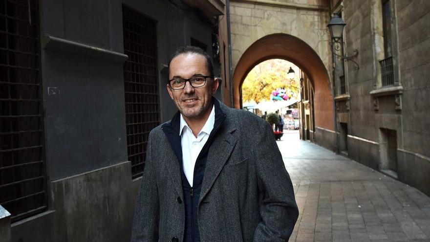 El presidente de AISSRM, Carlos Martínez, en la Plaza Santo Domingo de Murcia