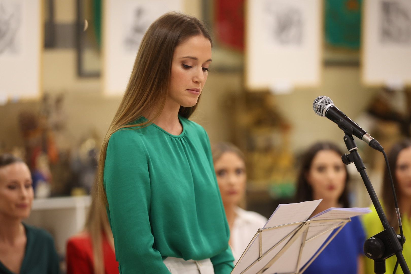 Las candidatas a fallera mayor afrontan la prueba del "Tirant"