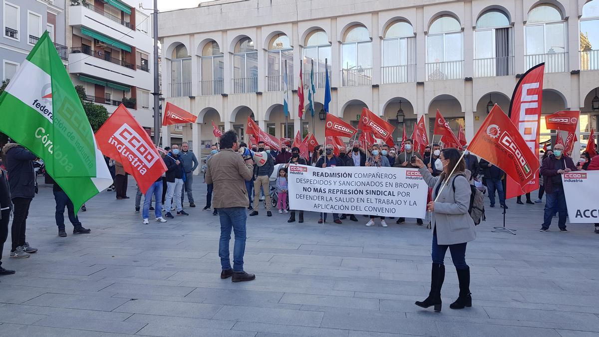 Manifestación de CCOO pidiendo que Bronpi respete los derechos de los trabajadores.