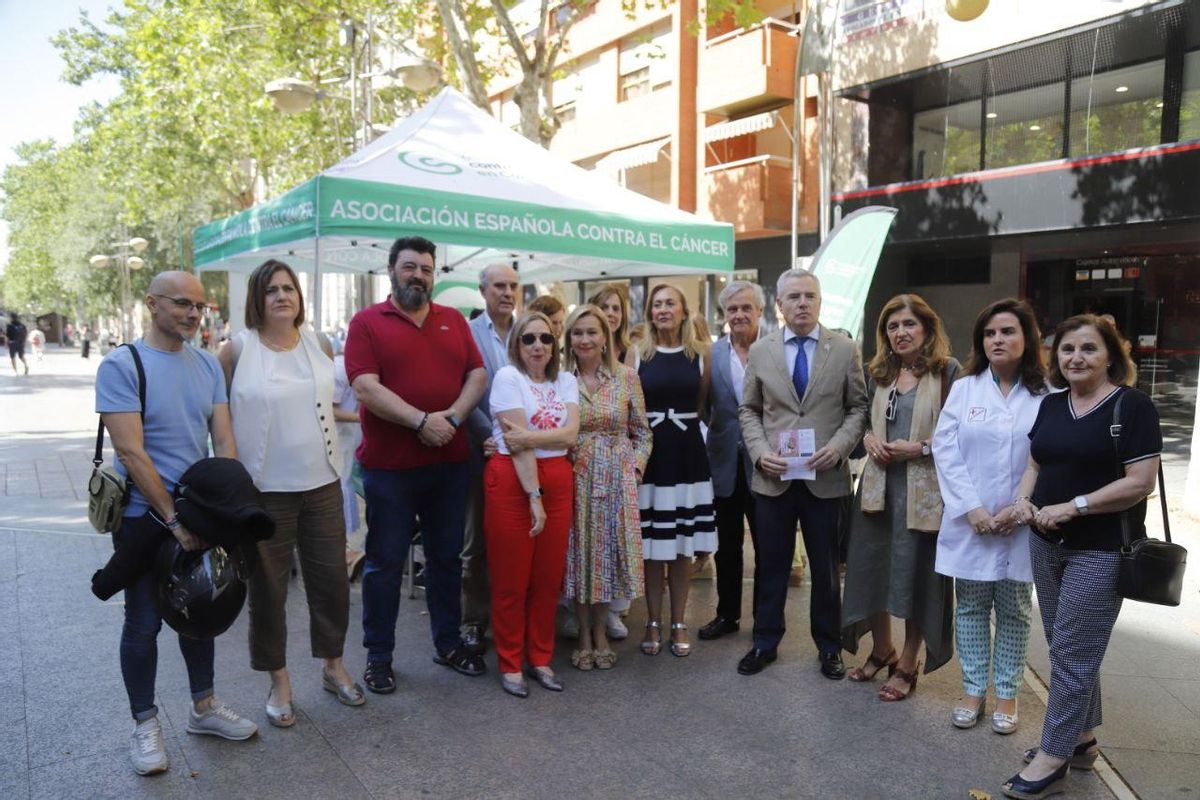 Autoridades asistentes a la presentación de la campaña.