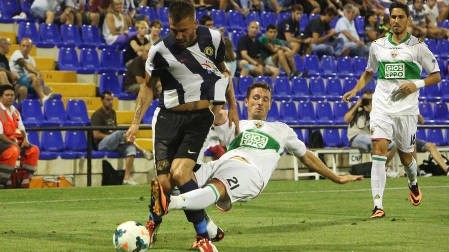 Amistoso entre Hércules y Elche en el Rico Pérez en agosto de 2013