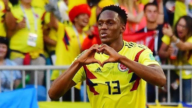 Yerry Mina celebra el gol marcado a Senegal.