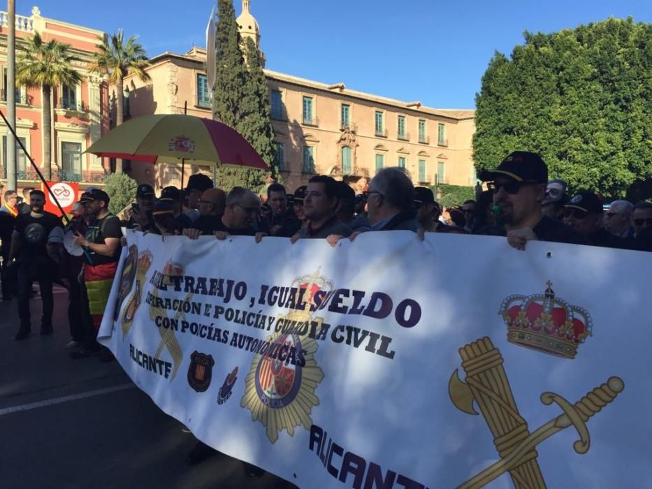 Agentes de Alicante en la protesta de Murcia.