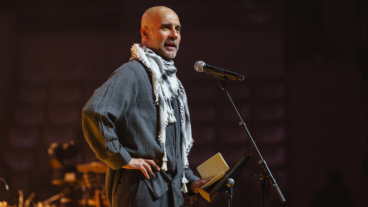 Pep Guardiola en el concierto en favor de Palestina