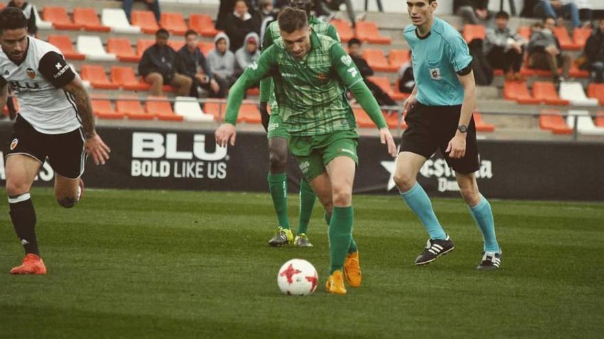 Fito Miranda en un partido con el Cornellá.