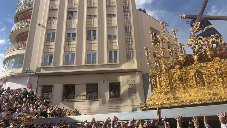 El Nazareno de los Pasos en el Monte Calvario, de la cofradía del Rocío, en la Tribuna de los Pobres