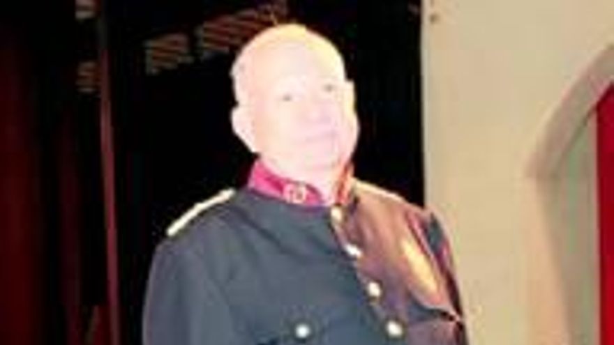 Antonio Flores DIRECTOR DE LA BANDA MUNICIPAL DE MUSICA : "Llevo la música en la sangre desde niño"