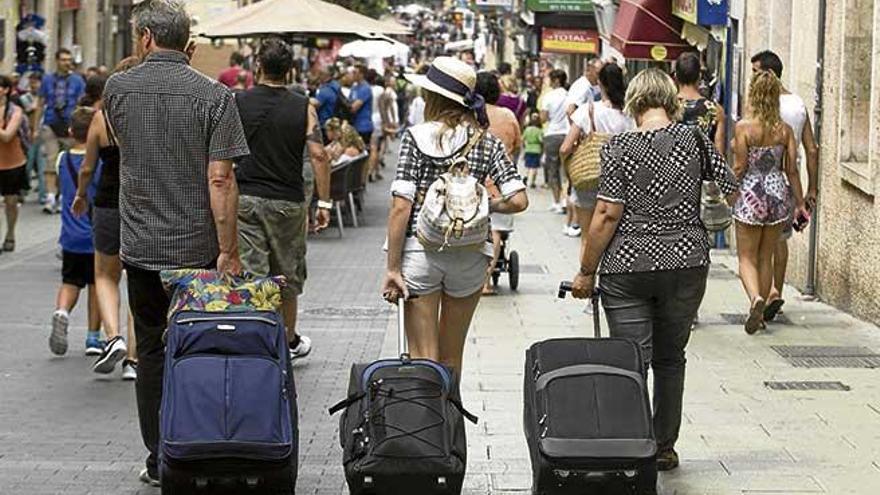 Los turistas británicos eran captados por la organización al salir del hotel.