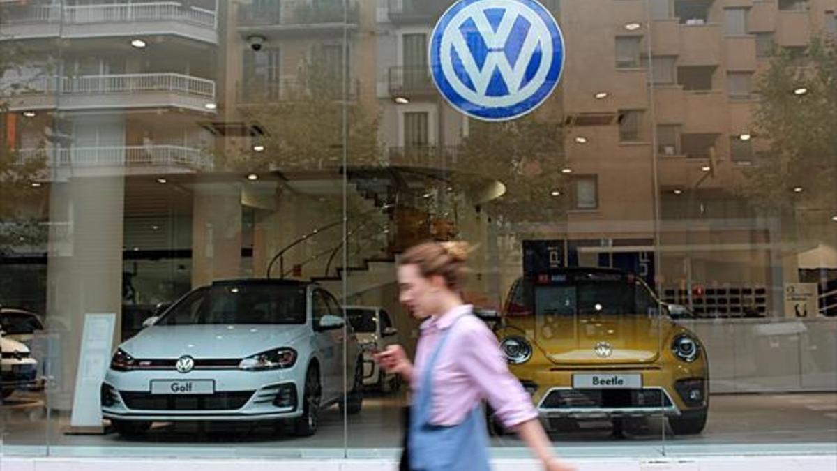 Concesionario de Volkswagen en la calle del Comte d'Urgell de Barcelona.