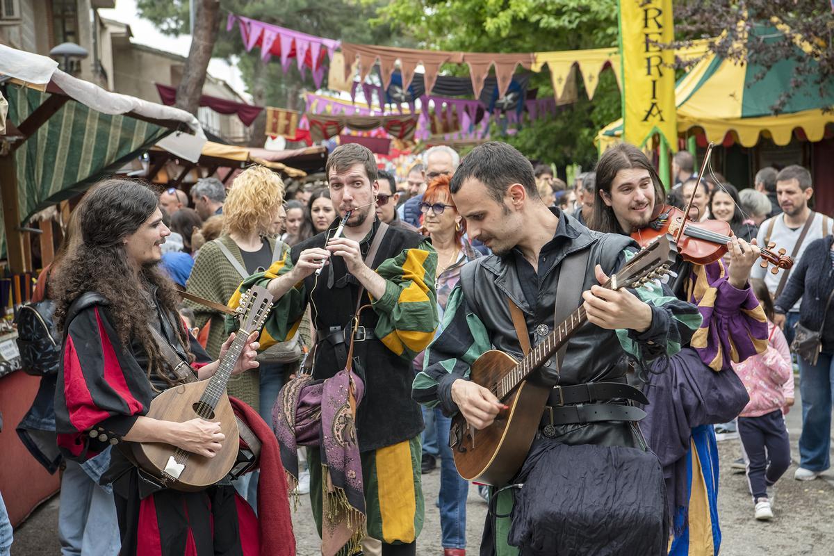 La feria transforma El Álamo en un gran viaje al Medievo con animación constante, música, fuego y espectáculos para todos los públicos.