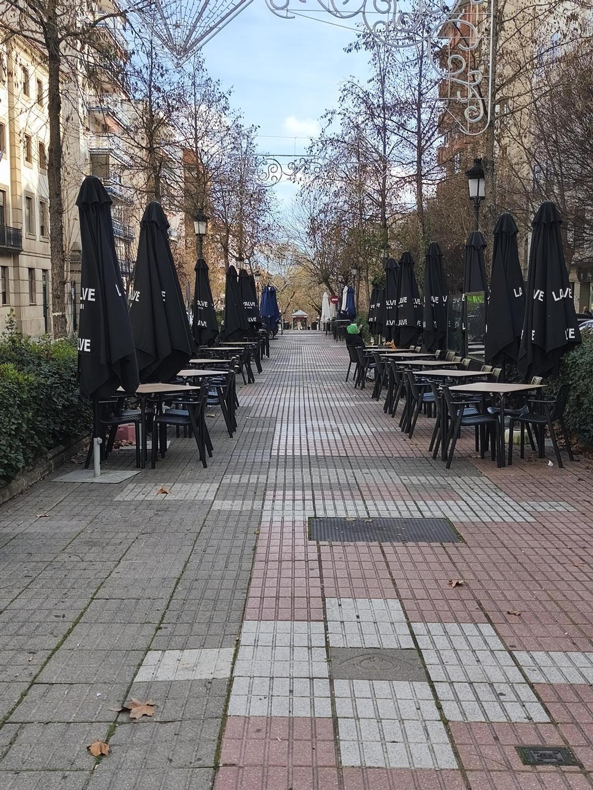 Terrazas de los bares de la Avenida Virgen de la Montaña.