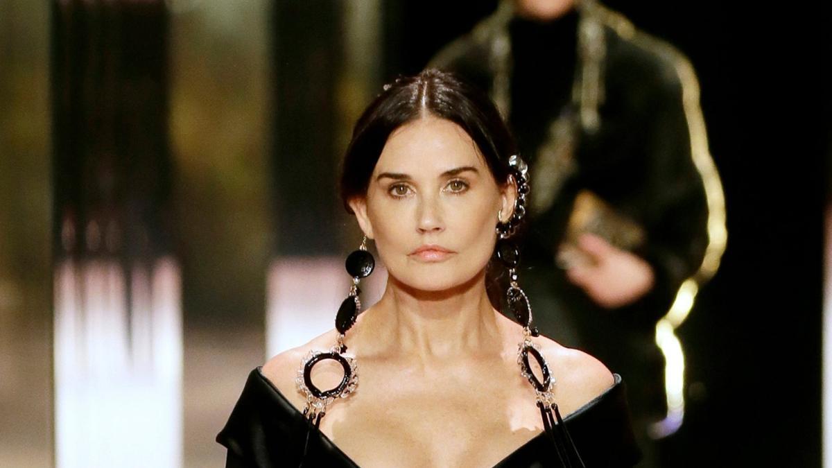 Demi Moore en el desfile de Alta Costura de Fendi