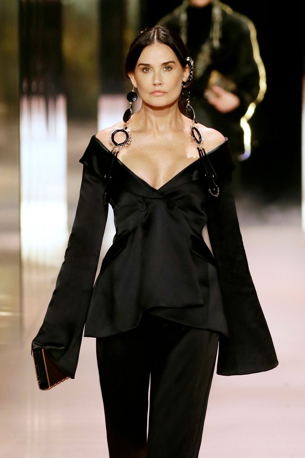 Demi Moore en el desfile de Alta Costura de Fendi