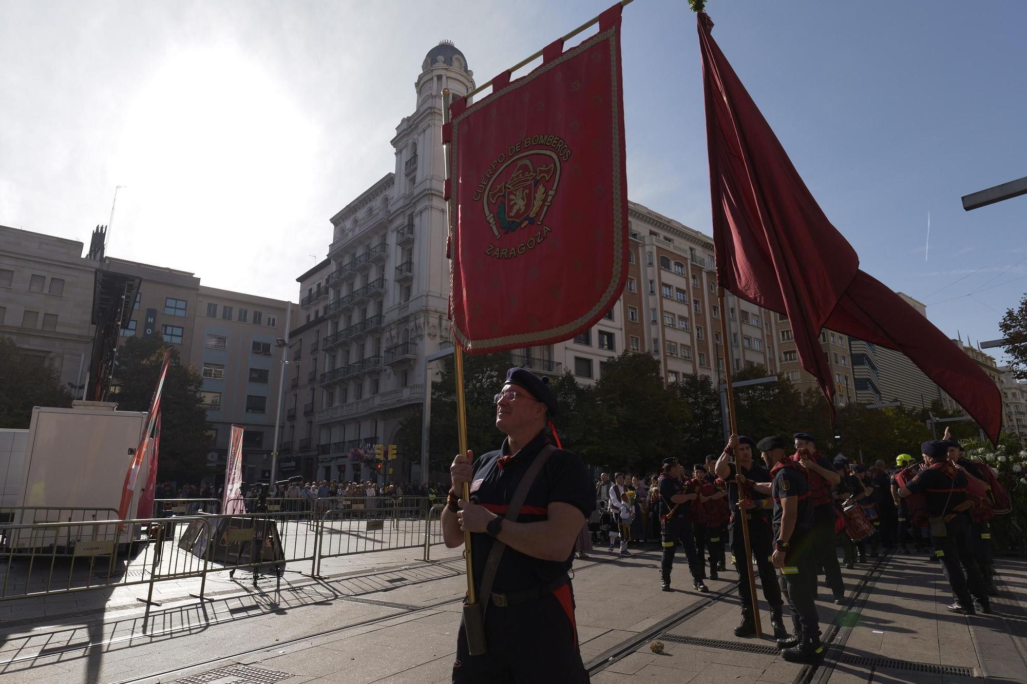 En imágenes | Zaragoza vive su día grande con la Ofrenda de Flores a la Virgen del Pilar