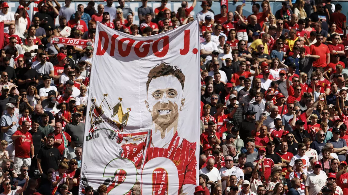Liverpool y Crystal Palace homenajean a Diogo Jota antes de la Community Shield