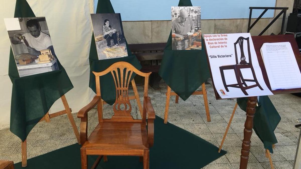 Una Silla Victoriera expuesta en la Feria de Artesanía del municipio de La Victoria.