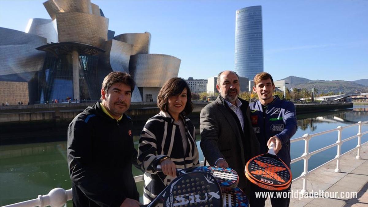 Presentación del Keler Bilbao Open delante del Guggenheim