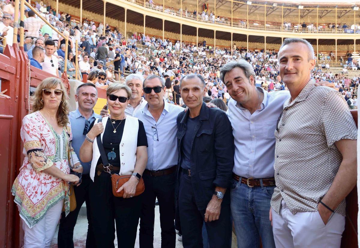 Ponce se despide por la puerta grande en la Feria de Hogueras de ...