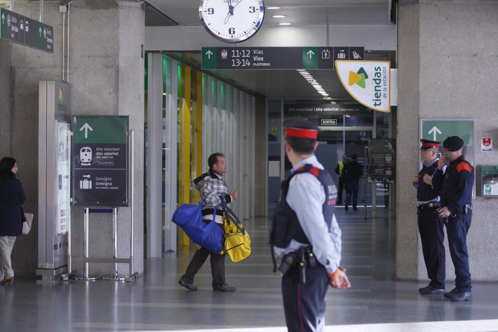 Desallotgen l''estació de l''AVE a Girona prop d''una hora per una maleta sospitosa