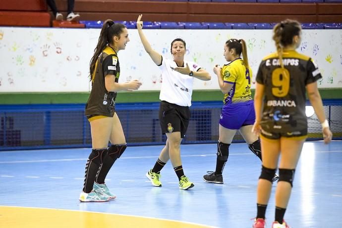 26-02-20 DEPORTES. PABELLON DE LAS REMUDAS. BARRIO DE LAS REMUDAS. TELDE. Partido de balonmano femenino entre el Remudas Rocasa y el Guardés disputado en Pabelloon Antonio Moreno del barrio teldense de Las Remudas.    Fotos: Juan Castro.  | 26/02/2020 | Fotógrafo: Juan Carlos Castro