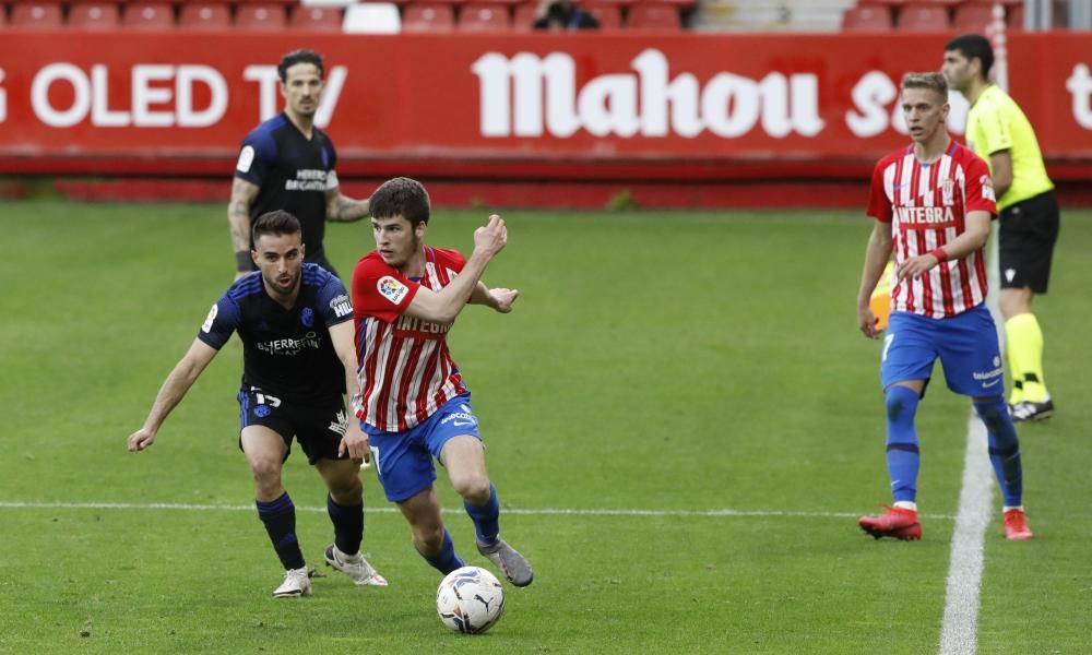 El partido entre el Sporting y la Ponferradina, en imágenes