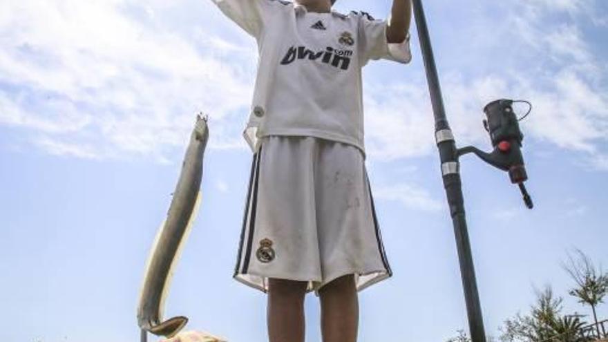 Un niño ganó ayer el concurso de pesca en el río Segura