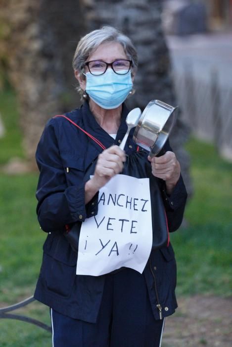 Cacerolada en Luceros contra el Gobierno por su gestión de la pandemia